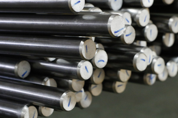 Titanium vs. Steel: Which Metal Is the Right Choice for Your Project?